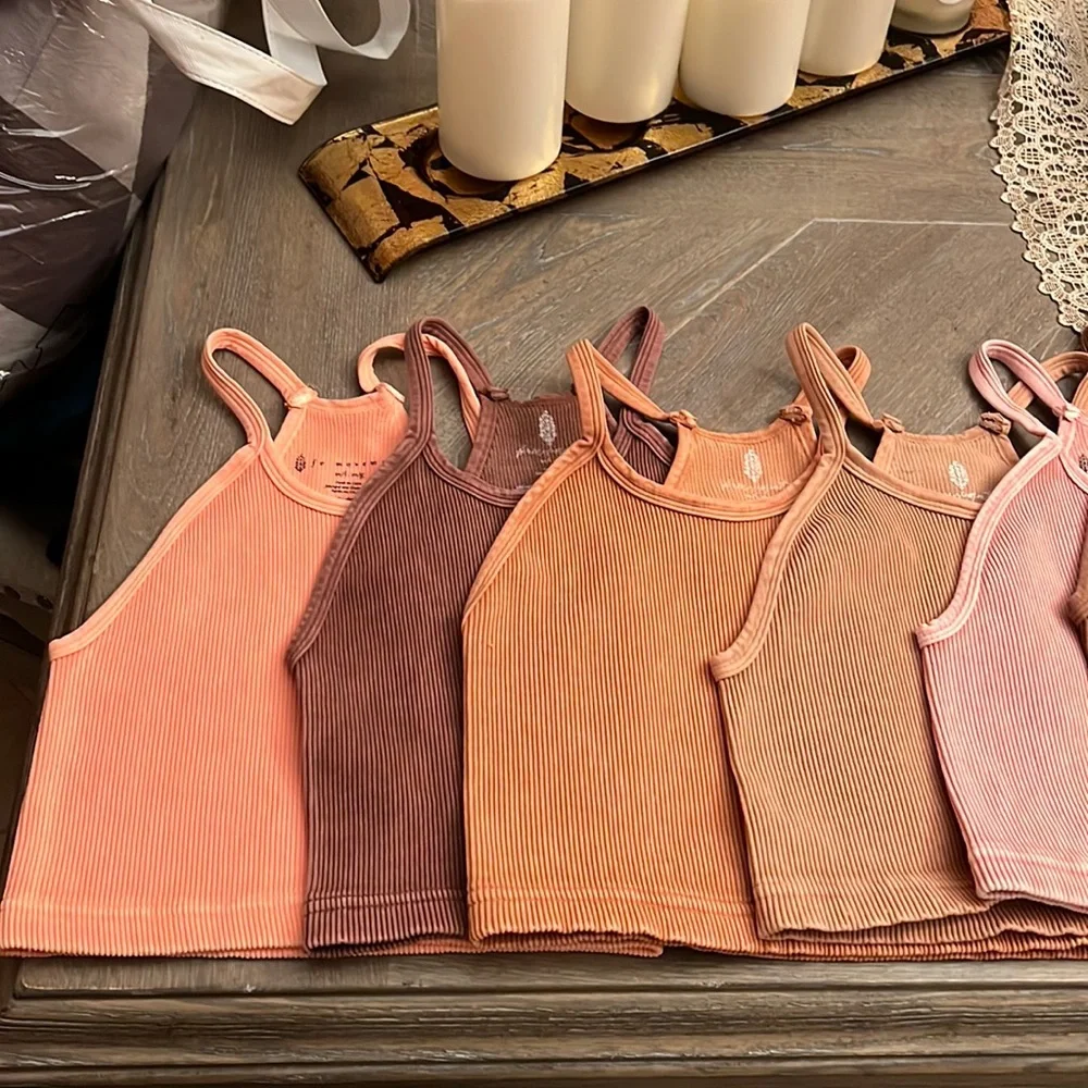 COPY - 🌺Free people happiness run crop top - Picture 5 of 17